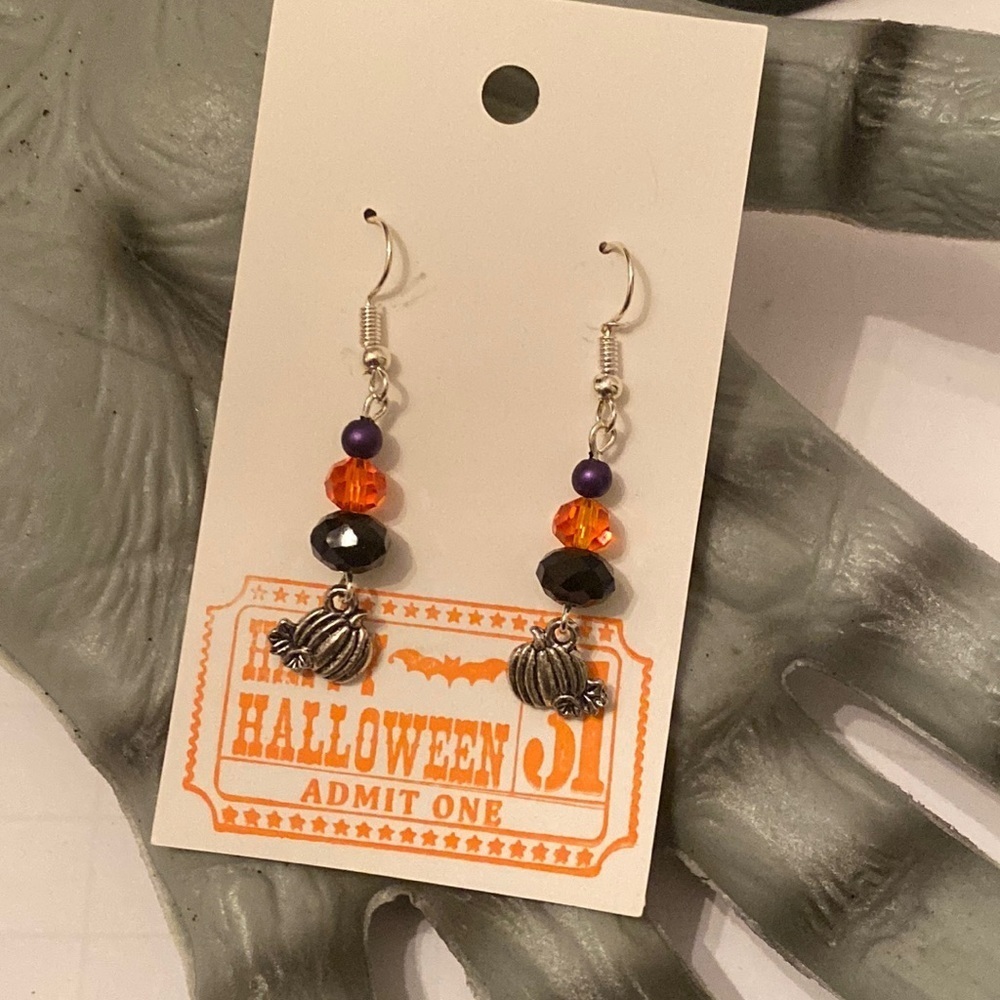 Halloween beaded earrings with charm - Handmade